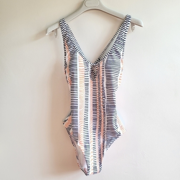 New Sunseeker Printed Front Keyhole Adjustable Spaghetti Strap Swimsuit 6 US - Picture 3 of 16
